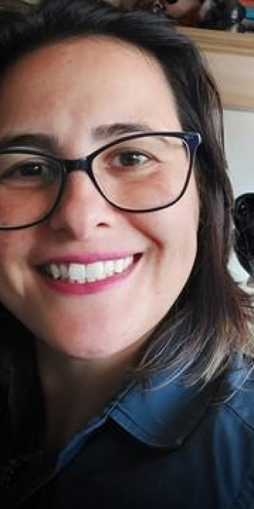 Dra. Juliana Fracalossi Paes