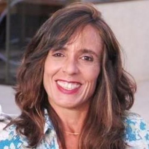 Dra. Giovana Moutinho Vilela